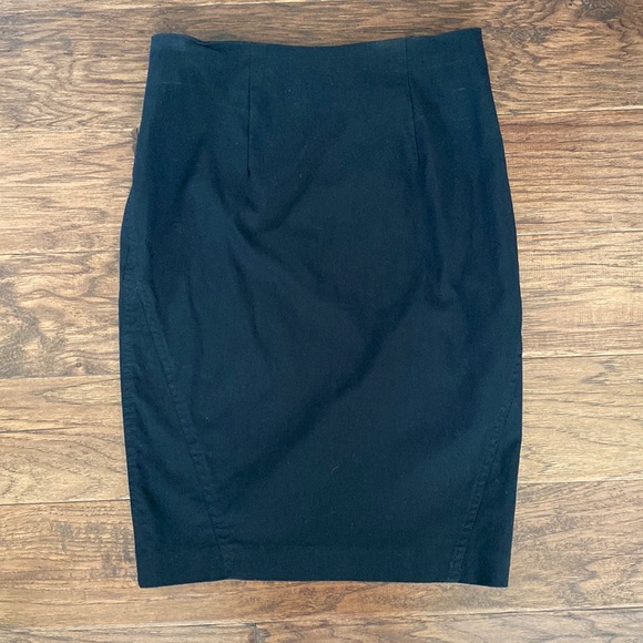 Black Ricki’s pencil skirt - Picture 2 of 3